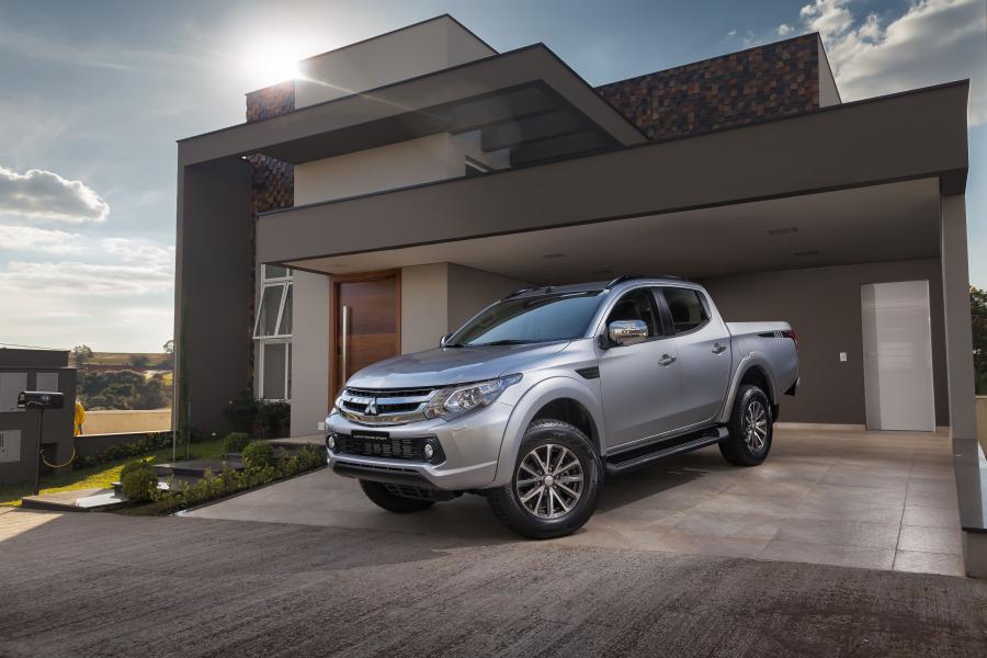  Mitsubishi L200 Triton Sport HPE-S 2019 года  (LA) (фото 11 из 21)